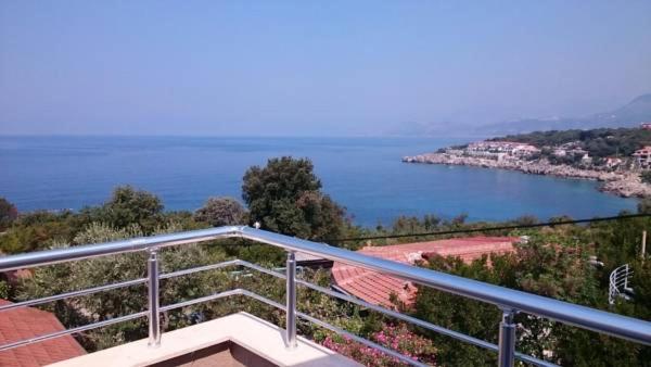 Monoliza Apartment Utjeha Bagian luar foto