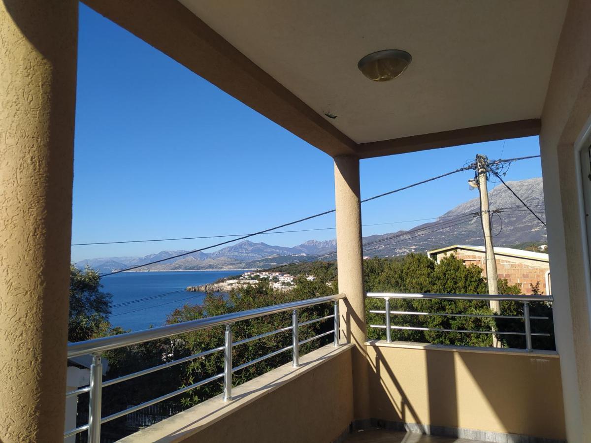 Monoliza Apartment Utjeha Bagian luar foto
