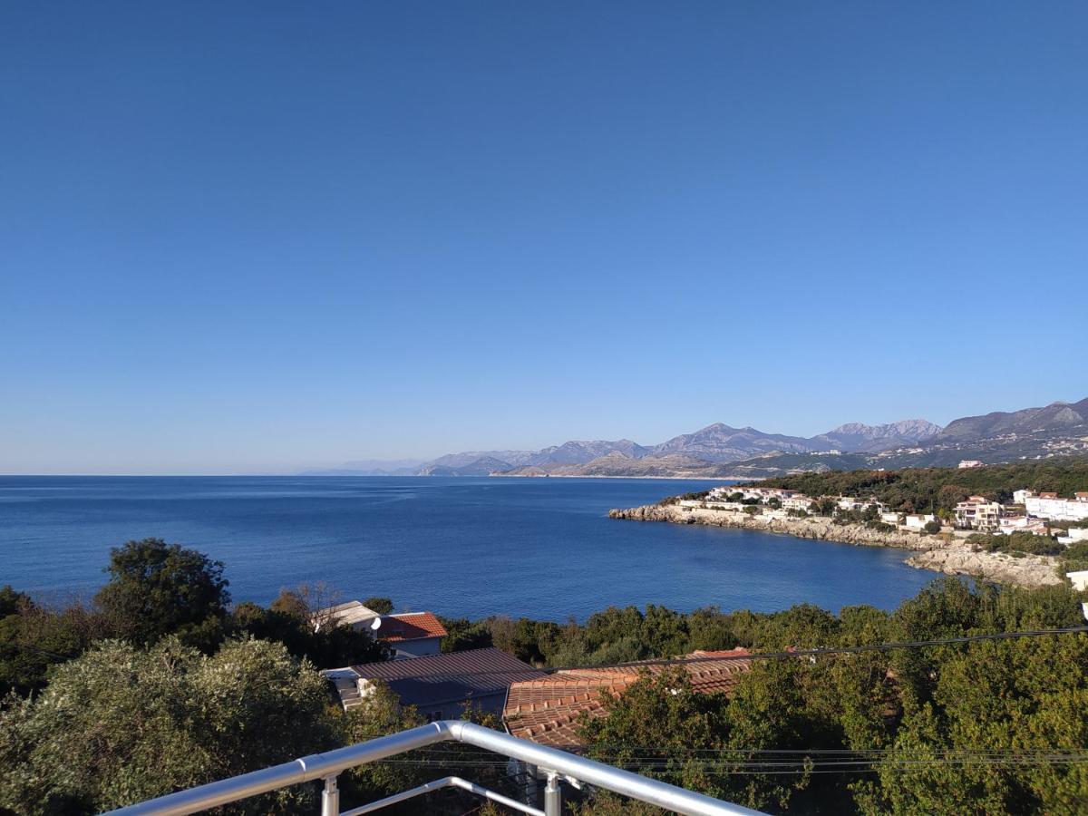 Monoliza Apartment Utjeha Bagian luar foto